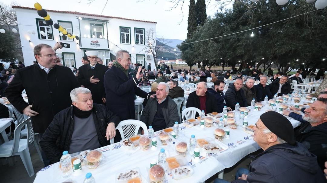 Sultangazi Belediyesi Ramazan sofrasını bu kez Yunanistan ın İske&ccedil;e şehrinde kurdu! 1