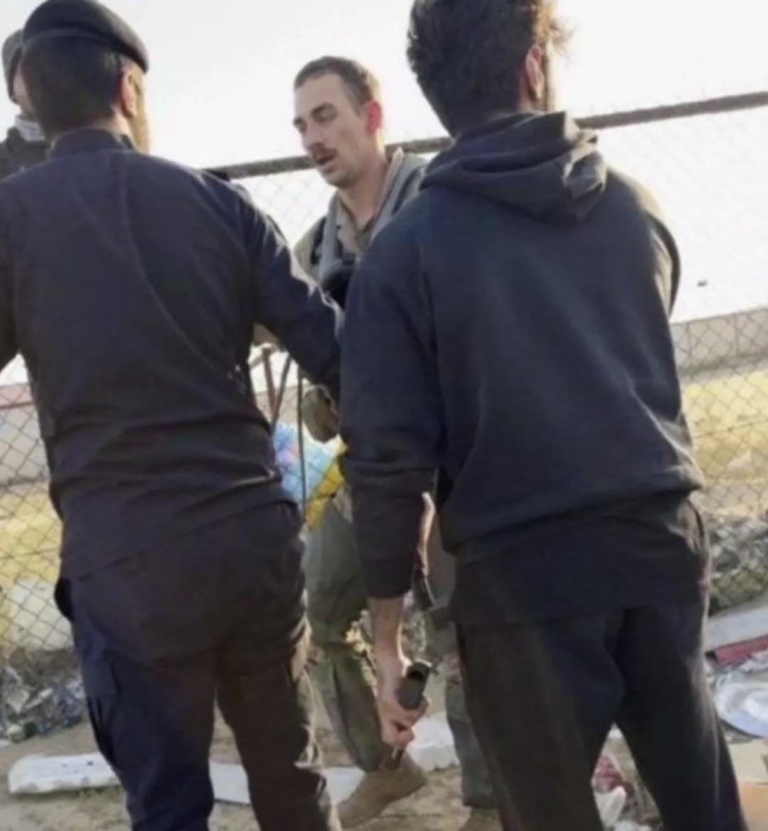 ABD pilotunun Kuyevtlilerin önünde diz çöktüğü anlar gündem oldu! 4