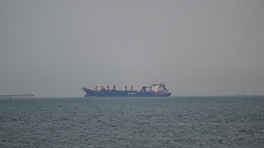 H&uuml;rm&uuml;z kapandı, K&ouml;rfez de deniz trafiği durdu: &Ccedil;ok sayıda gemi mahsur kaldı 1