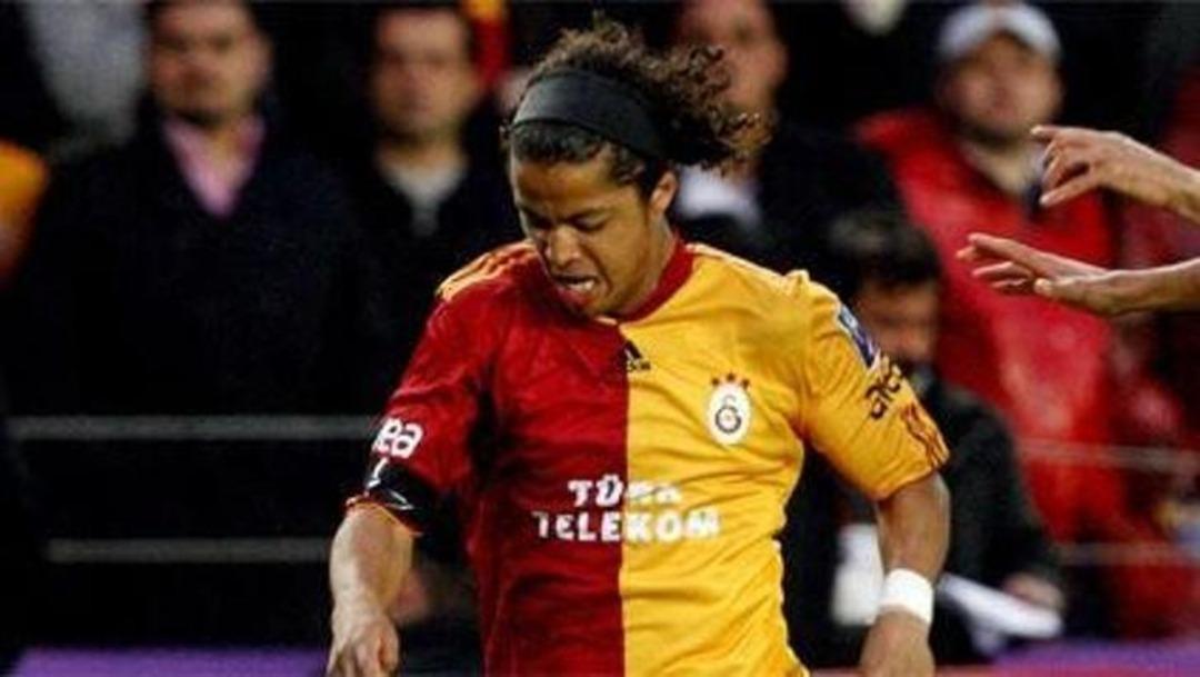 Yeşil sahalardan rafinerilere: Galatasaray ın harika &ccedil;ocuğu futbolu bıraktı, petrol zengini oldu! 1