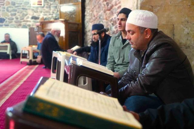 Muş&rsquo;taki asırlık camide mukabele geleneği yaşatılıyor 4