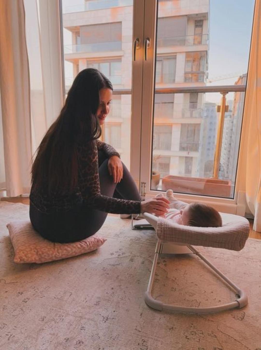 İrem Helvacıoğlu kızı Sora yı paylaşmaya doyamadı! Beğeni yağdı 2