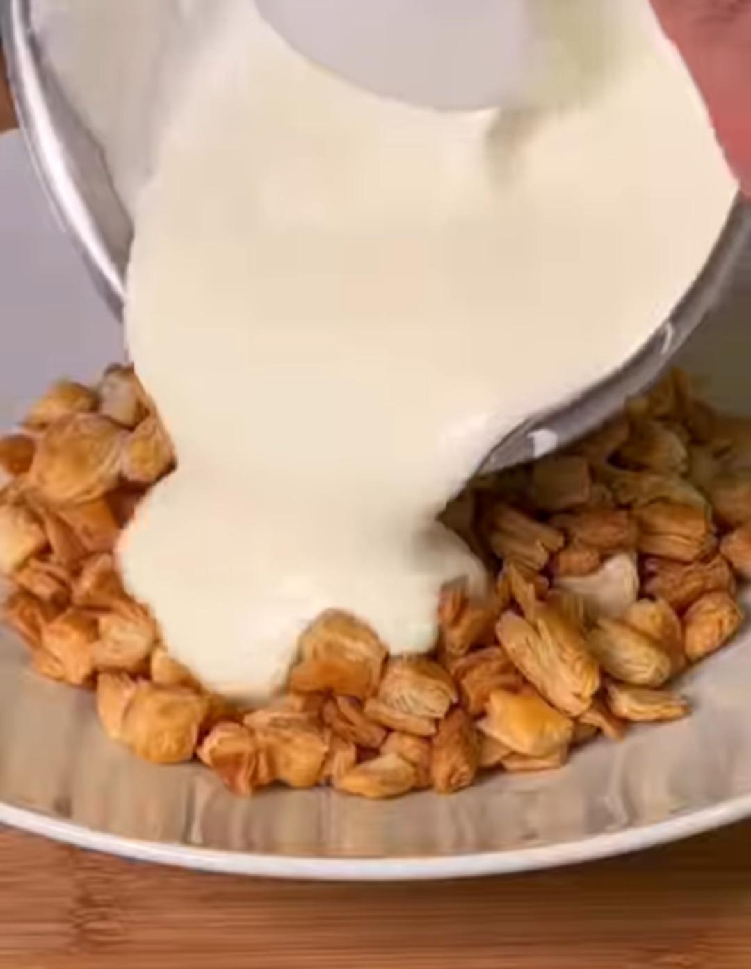 10 dakikada pratik mantı tarifi! Daha &ouml;nce hi&ccedil; g&ouml;rmediniz: "&Uuml;şenge&ccedil; Mantısı" 2