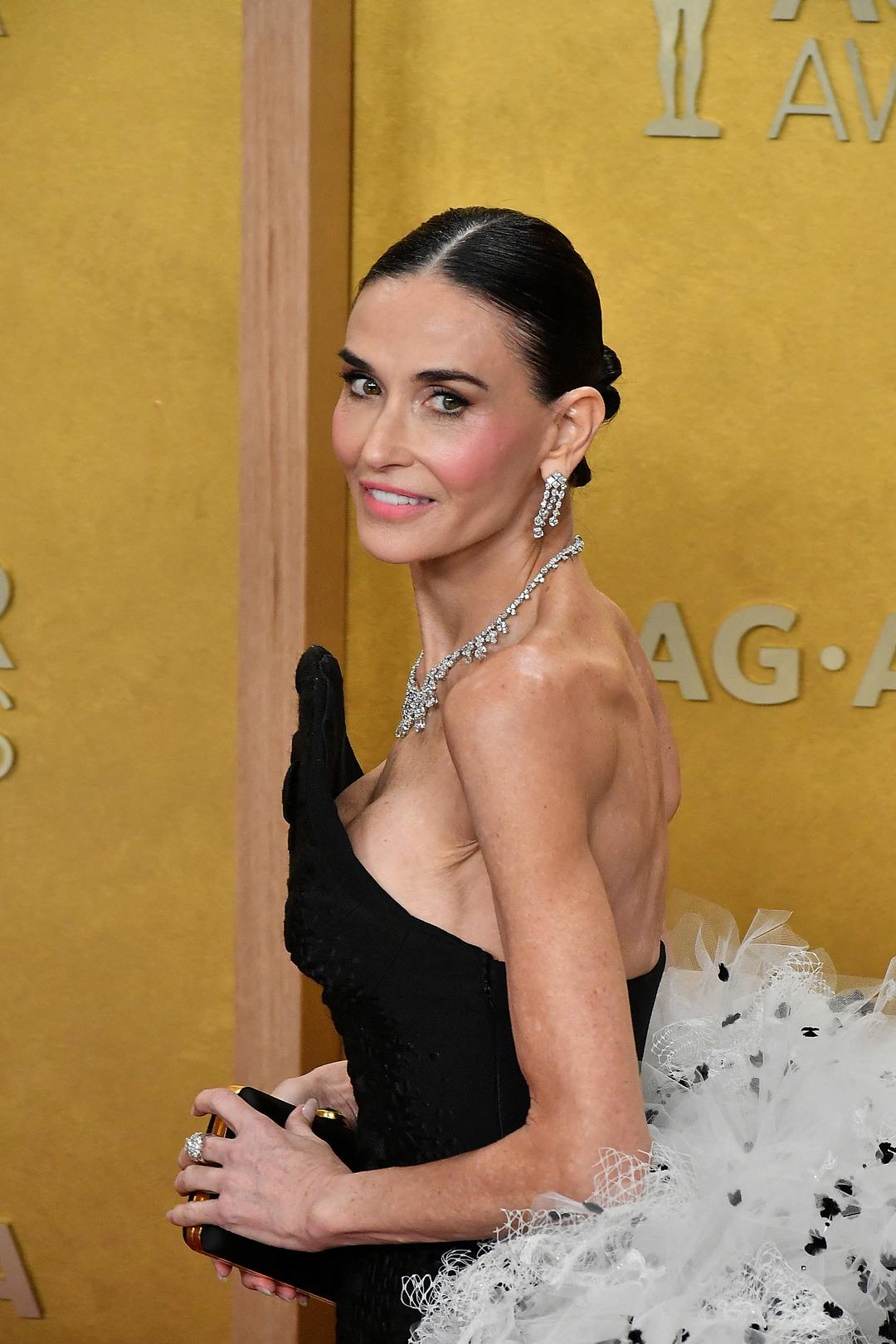 Demi Moore un zayıflığı konuşuluyor! Titremesi de dikkat çekti 3