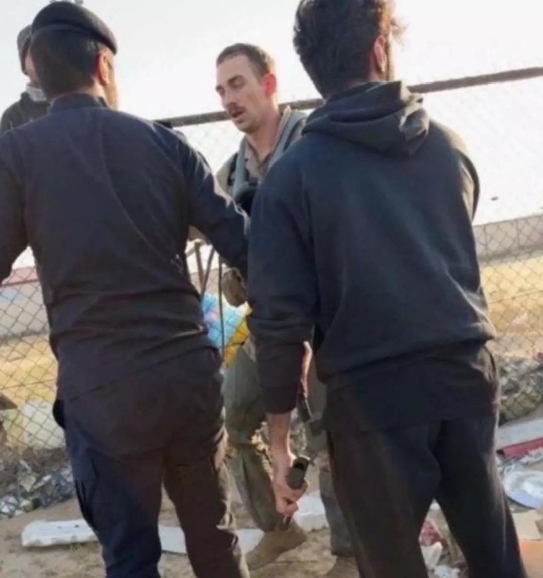 Kuveyt te ABD askerinin diz &ccedil;&ouml;kme anları g&uuml;ndem olmuştu! O pilotu  kan tezkeresi  mi kurtardı? 1