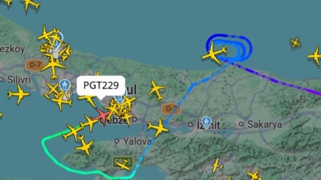 İstanbul'da sis hava ulaşımını olumsuz etkiledi