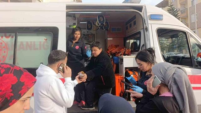 Antalya&rsquo;da motosiklet ile elektrikli bisiklet &ccedil;arpıştı: 3&rsquo;&uuml; &ccedil;ocuk 4 yaralı 5