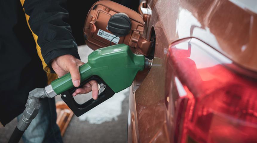Benzin ve motorin zammı i&ccedil;in CHP'li isimden dikkat &ccedil;eken iddia