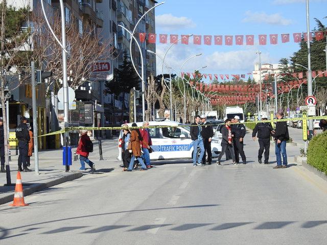 Çorum'da valilik yakınındaki şüpheli çanta fünye ile patlatıldı