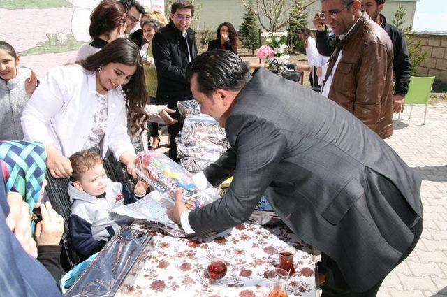 Kulu’da adliye çalışanlarından özel öğrencilere ziyaret