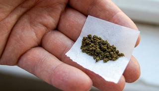 Zararları saymakla bitmiyor! G&uuml;nde 8 paket sigaraya bedel