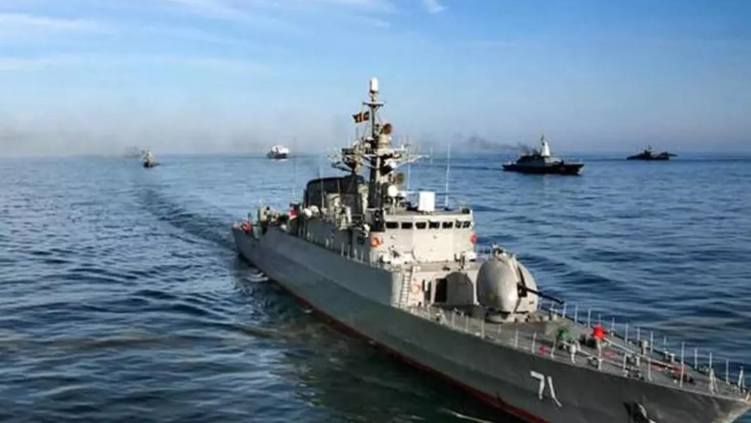 Savaşta İran a ağır darbe! Gemi batırıldı: Onlarca yaralı ve kayıp var 1