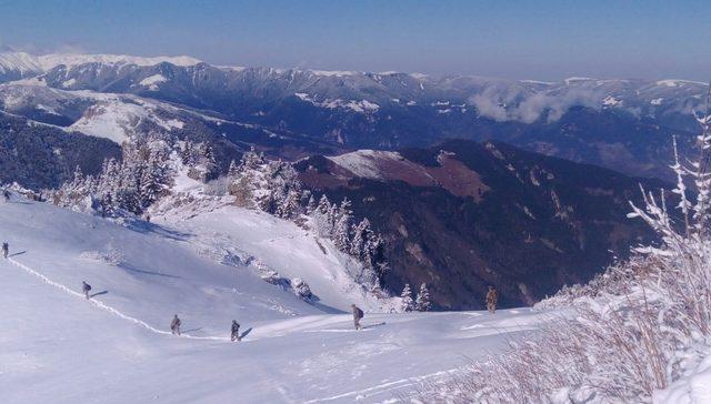 Trabzon’un dağlarında aranmadık yer bırakmıyorlar