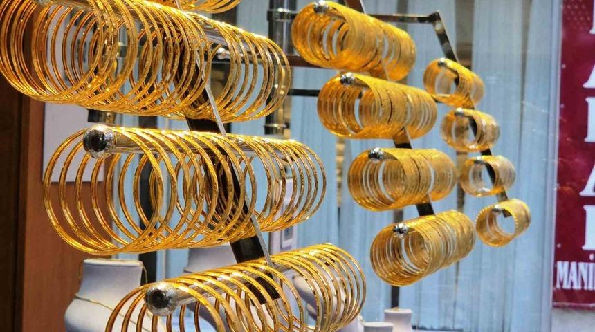 Altının kilogram fiyatı 7 milyon 365 bin liraya geriledi