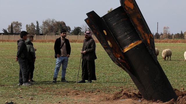 Suriye'nin Kamışlı kentine füze düştü! Gören yanına koştu... Görüntüler olay oldu