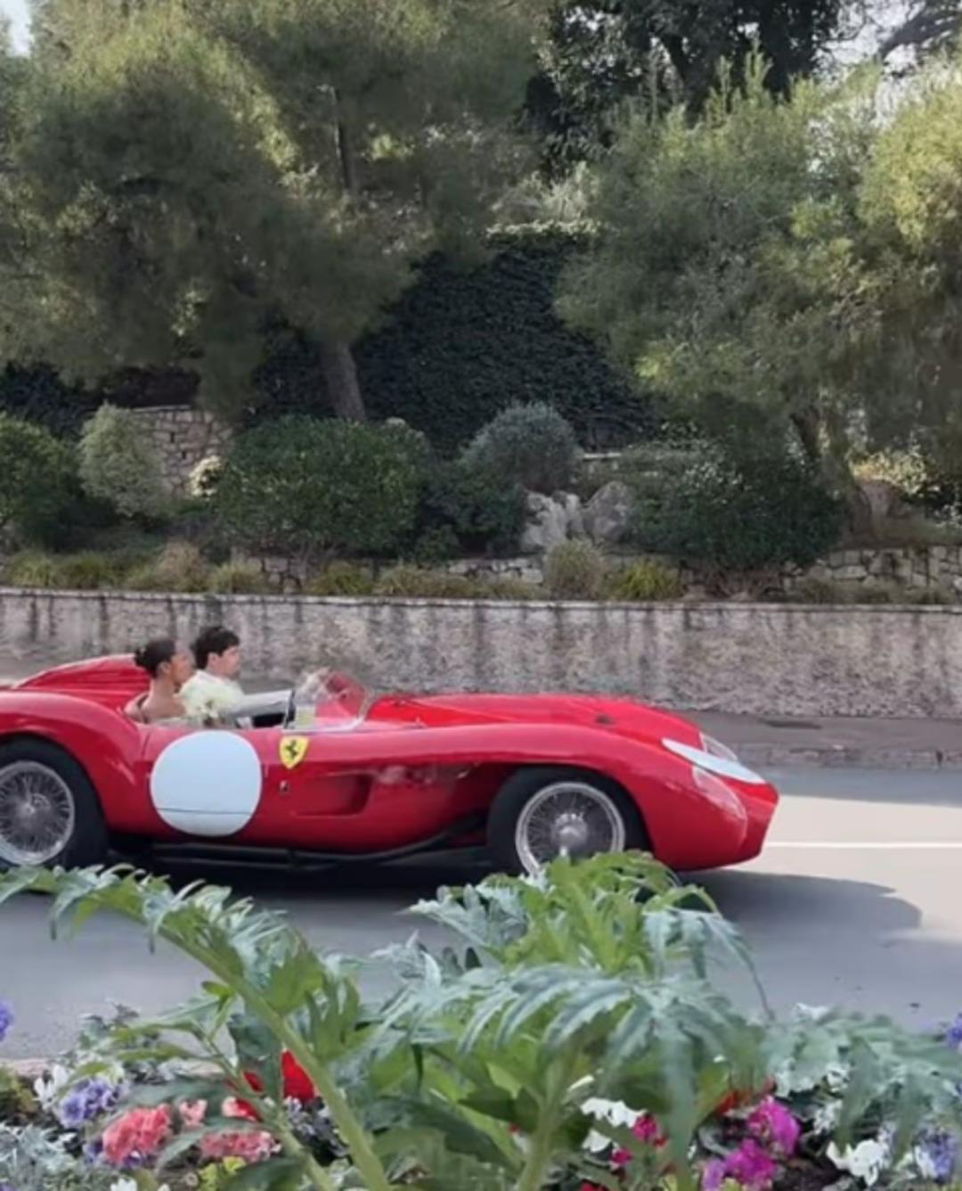 Gelin arabası dudak u&ccedil;uklattı! F1 pilotundan şov se&ccedil;im 1