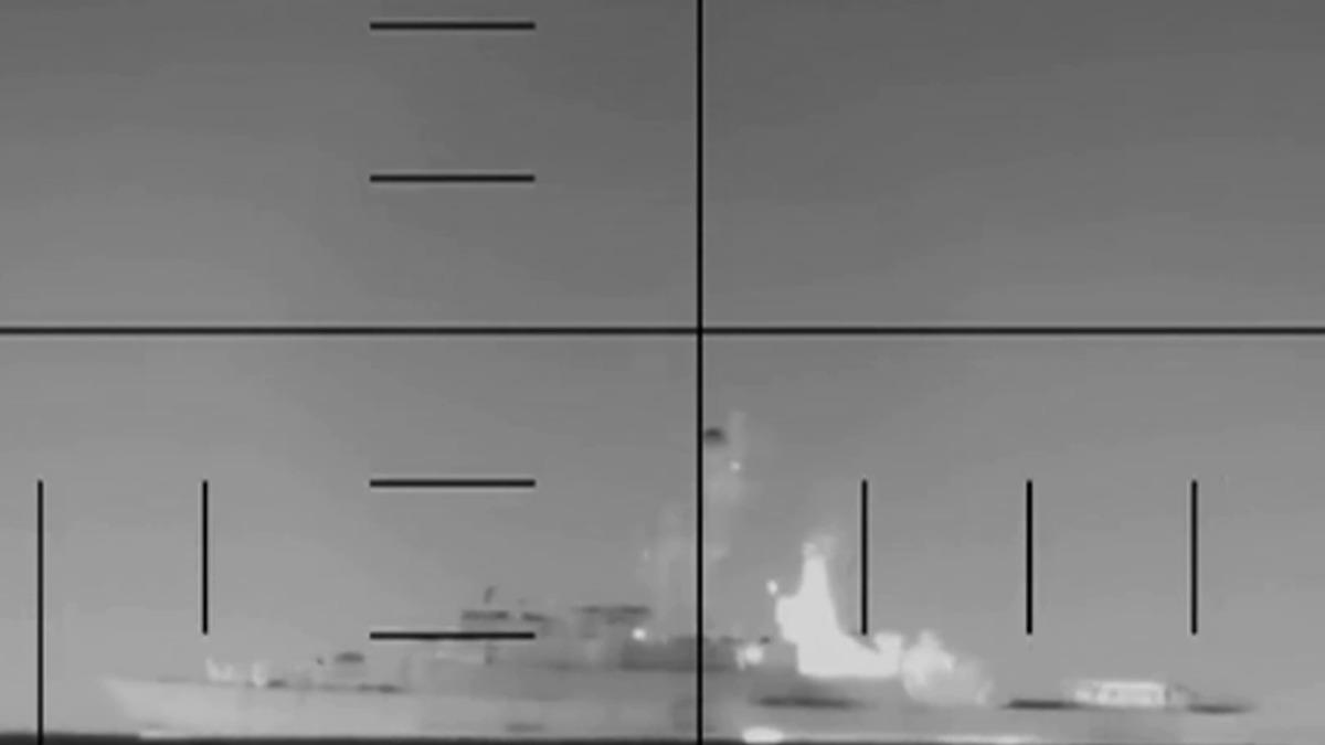 Savaşta İran a ağır darbe! Gemi batırıldı: Onlarca ölü ve yaralı var 3