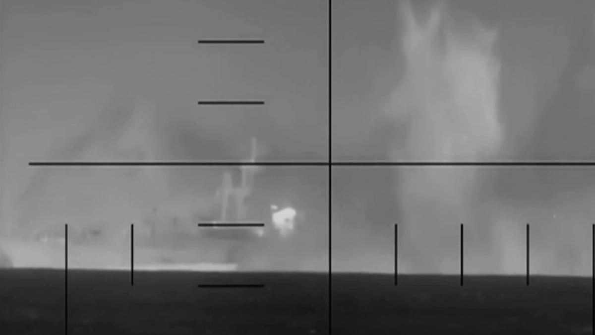 Savaşta İran a ağır darbe! Gemi batırıldı: Onlarca ölü ve yaralı var 4