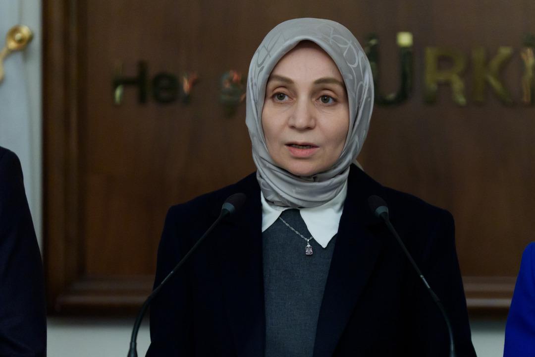 Doğum izni artıyor: Meclis e sunuldu  15 yaş altına sosyal medya d&uuml;zenlemesi  3