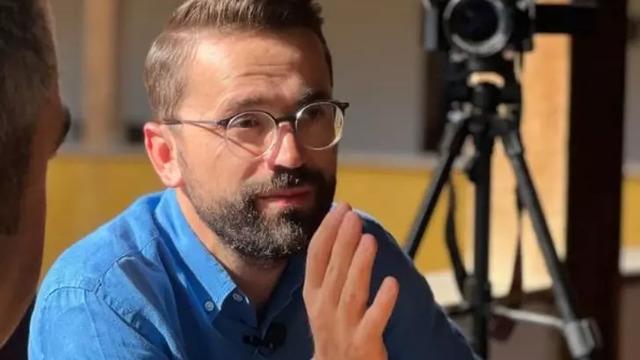 Adem Metan İsrail'de gözaltına alındığını duyurdu