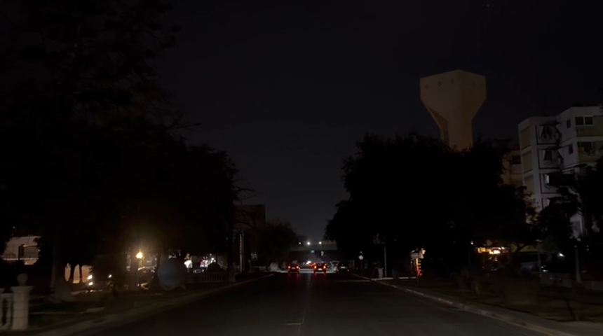 Irak, elektrik sisteminin tamamen &ccedil;&ouml;kmesi nedeniyle karanlıkta kaldı