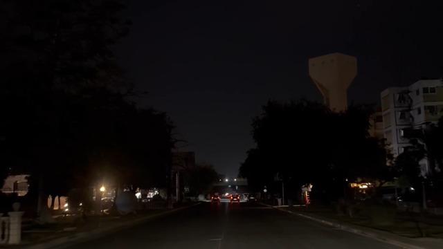 Irak, elektrik sisteminin tamamen çökmesi nedeniyle karanlıkta kaldı