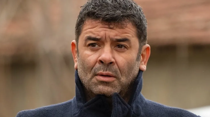 B&uuml;lent Şakrak aşka geldi! Gen&ccedil; sevgiliye ilan-ı aşk