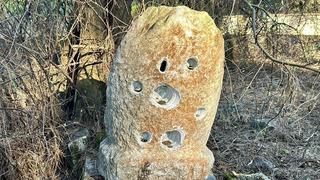 Delik Dede’nin 200 yıllık 19 delikli adak taşı çalındı: Zarar getirir uyarısı!