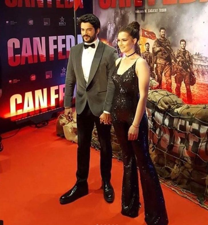 Gecede Fahriye Evcen eşi Burak Özçivit'in yalnız bırakmadı.