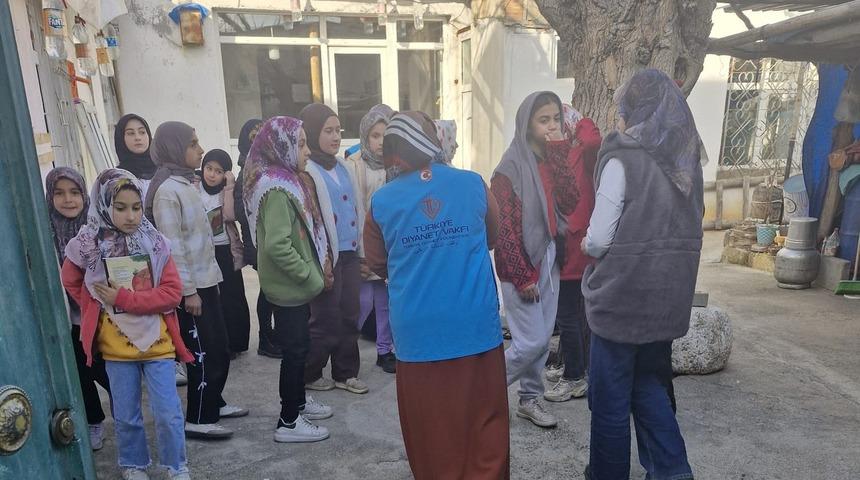 Kahta'da ihtiya&ccedil; sahibi ailelere yardımlar s&uuml;r&uuml;yor