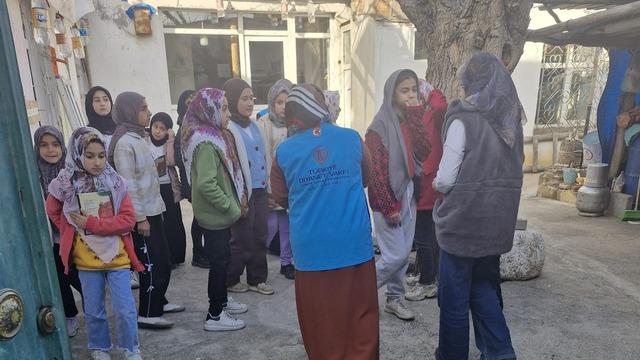 Kahta'da ihtiyaç sahibi ailelere yardımlar sürüyor