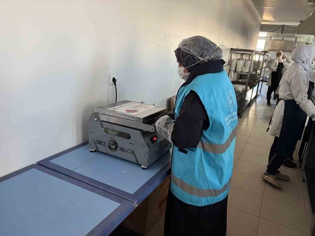 &Ouml;ğrencilerden "Komşum Projesi" ile Ramazan dayanışması 2