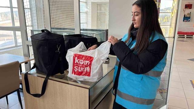 Öğrencilerden Komşum Projesi ile Ramazan dayanışması