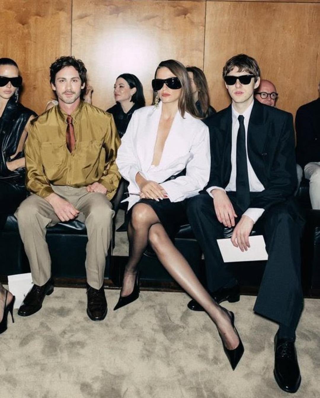 Moda Haftası na damga vurmuştu! Serenay Sarıkaya nın bacak boyu g&uuml;ndem oldu 5