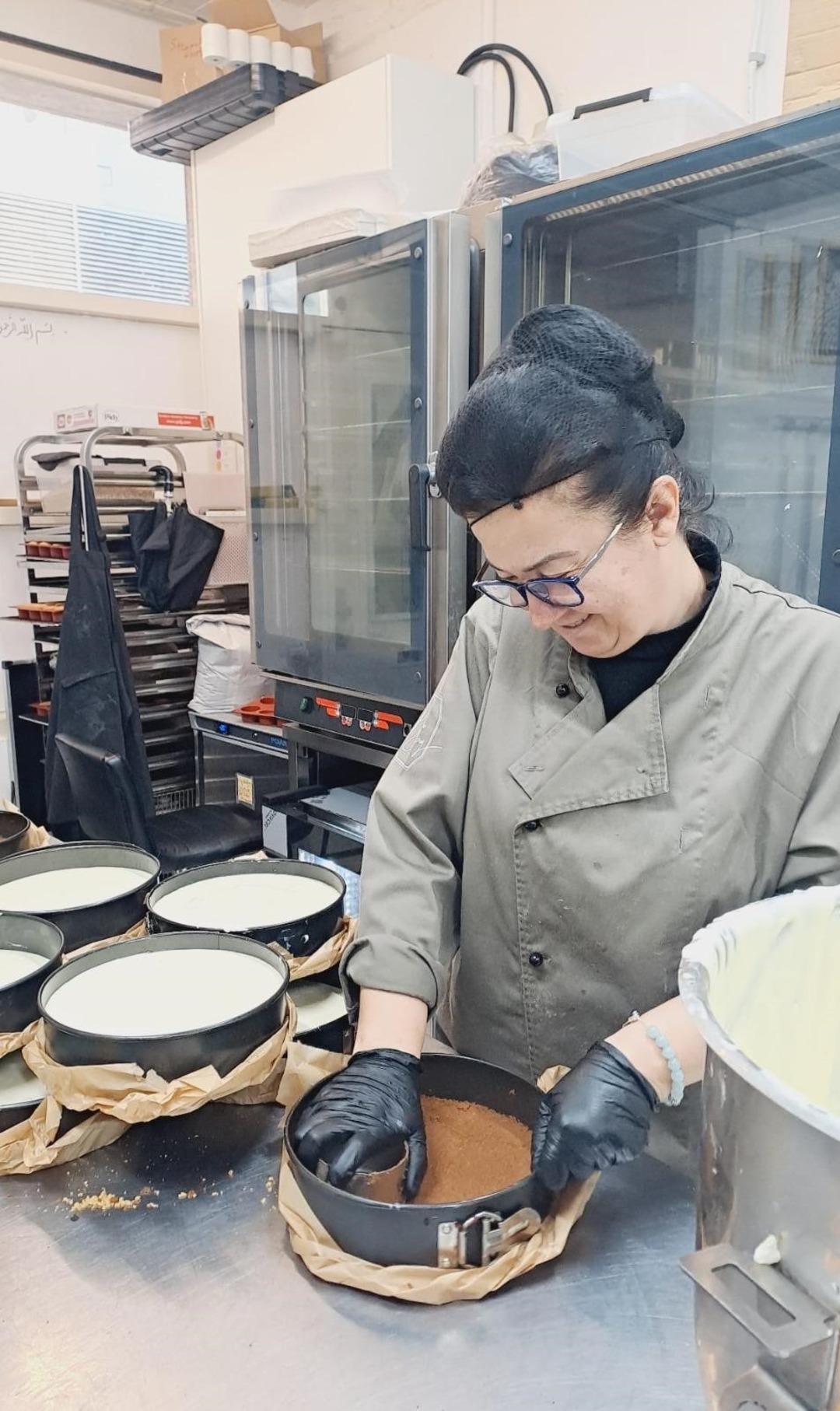 T&uuml;rkiye&rsquo;de eğitim aldı, yurt dışında iş buldu: "Bir g&uuml;nl&uuml;k deneme ile pastacı oldum" 3