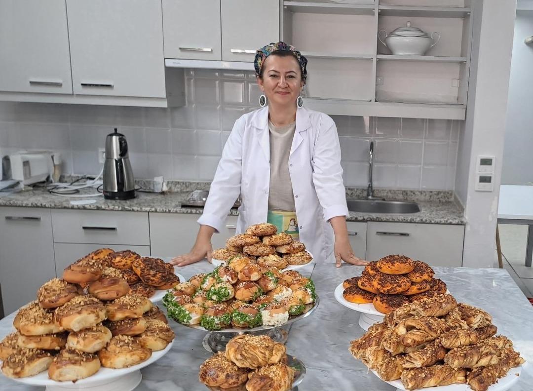 T&uuml;rkiye&rsquo;de eğitim aldı, yurt dışında iş buldu: "Bir g&uuml;nl&uuml;k deneme ile pastacı oldum" 2
