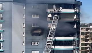 Adana'da panik anları! Kahraman iş&ccedil;i bir an bile d&uuml;ş&uuml;nmedi