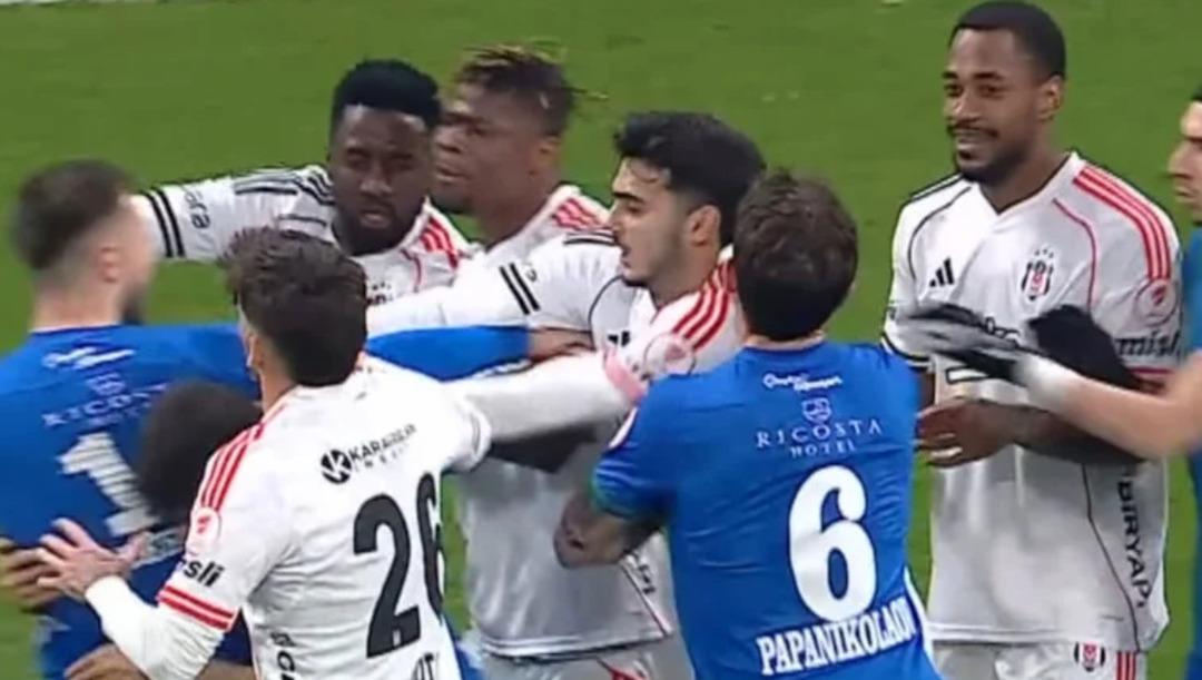 SON DAKİKA | Derbi &ouml;ncesi ortalık karıştı! Ahmet &Ccedil;akar dan Taylan ve Halil e &ccedil;ok ağır su&ccedil;lama: "Aynaya bakın ve utanın..." 3