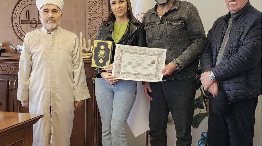 Rus Alena Knaub, Eskişehir'de M&uuml;sl&uuml;man oldu