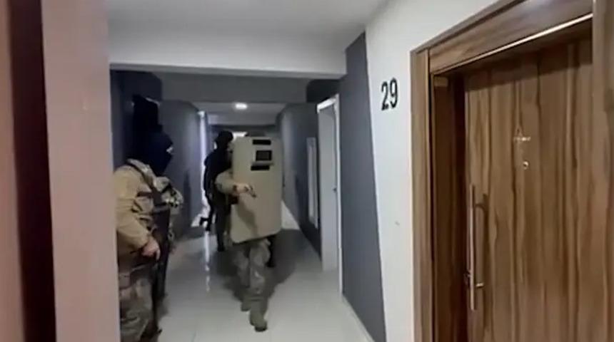 Aile izlenimi verip sitelere yerleşmişler! Yasa dışı bahis ağı 'h&uuml;cre evi' modeliyle y&ouml;netilmiş