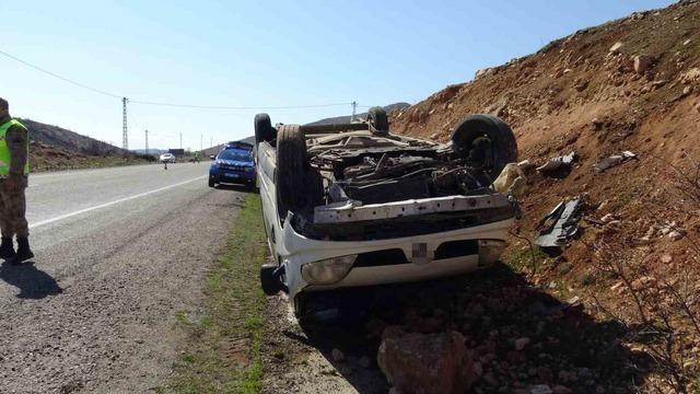 Gerc&uuml;ş&rsquo;te minib&uuml;s takla attı: 1 yaralı 2