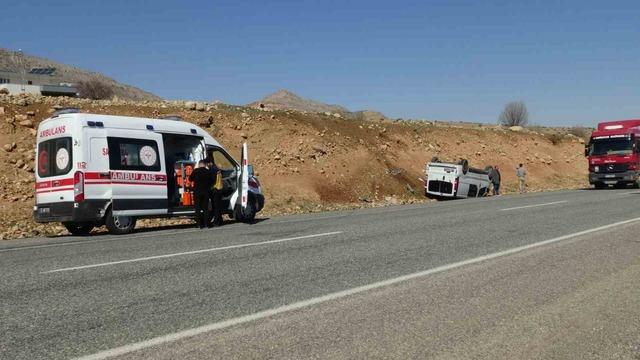 Gercüş’te minibüs takla attı: 1 yaralı