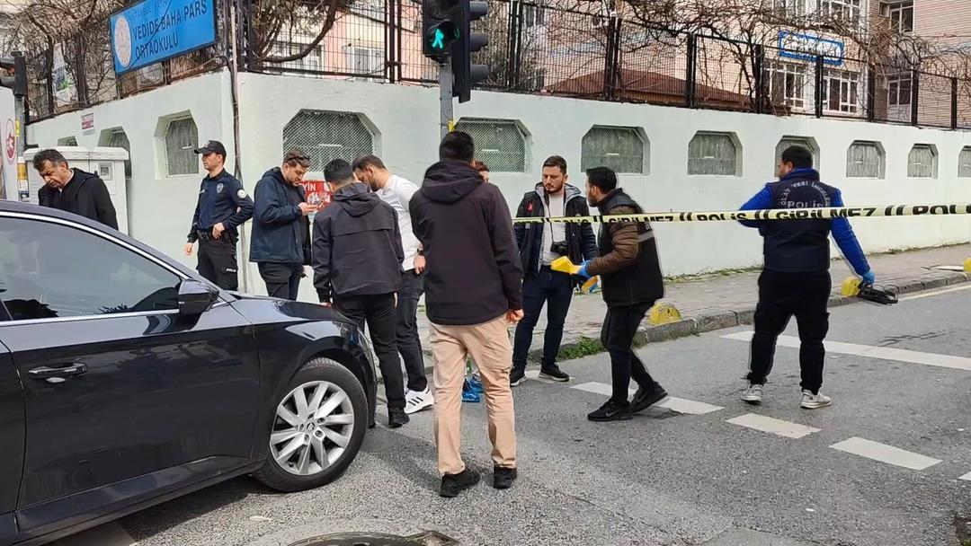 Sokak ortasında vahşet: Fatih te okulun &ouml;n&uuml;nde kadın cinayeti!  3