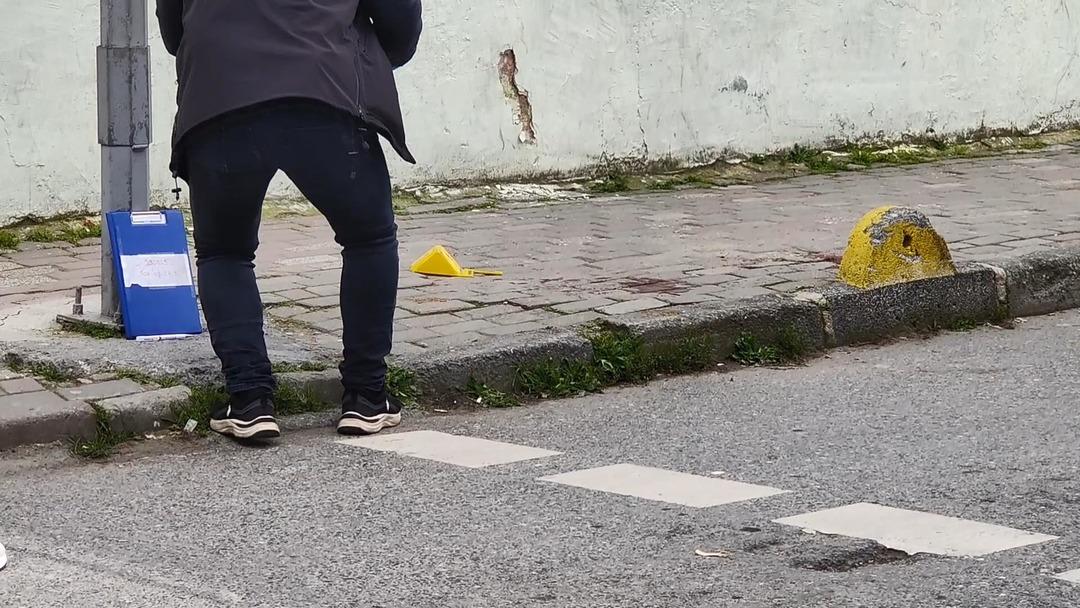 Sokak ortasında vahşet: Fatih te okulun &ouml;n&uuml;nde kadın cinayeti!  2