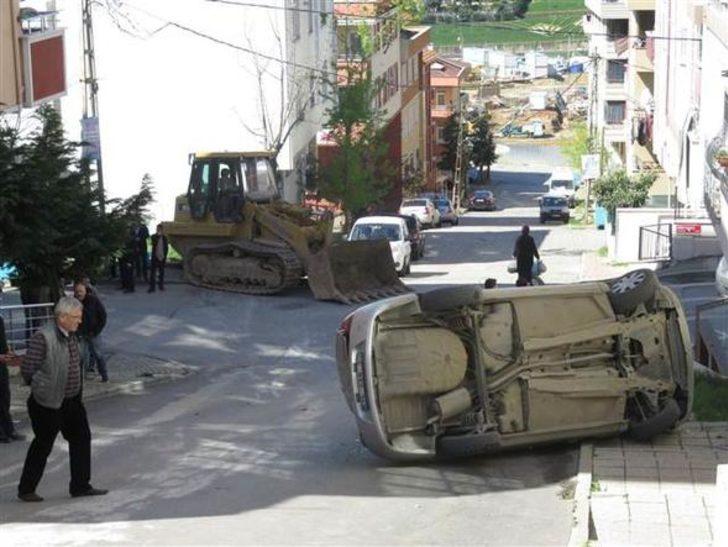 İş makinesi caddeyi birbirine kattı  G1