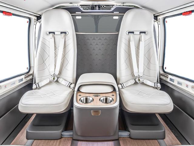 Trafik derdini bitiren 10 milyon dolarlık Mercedes! 