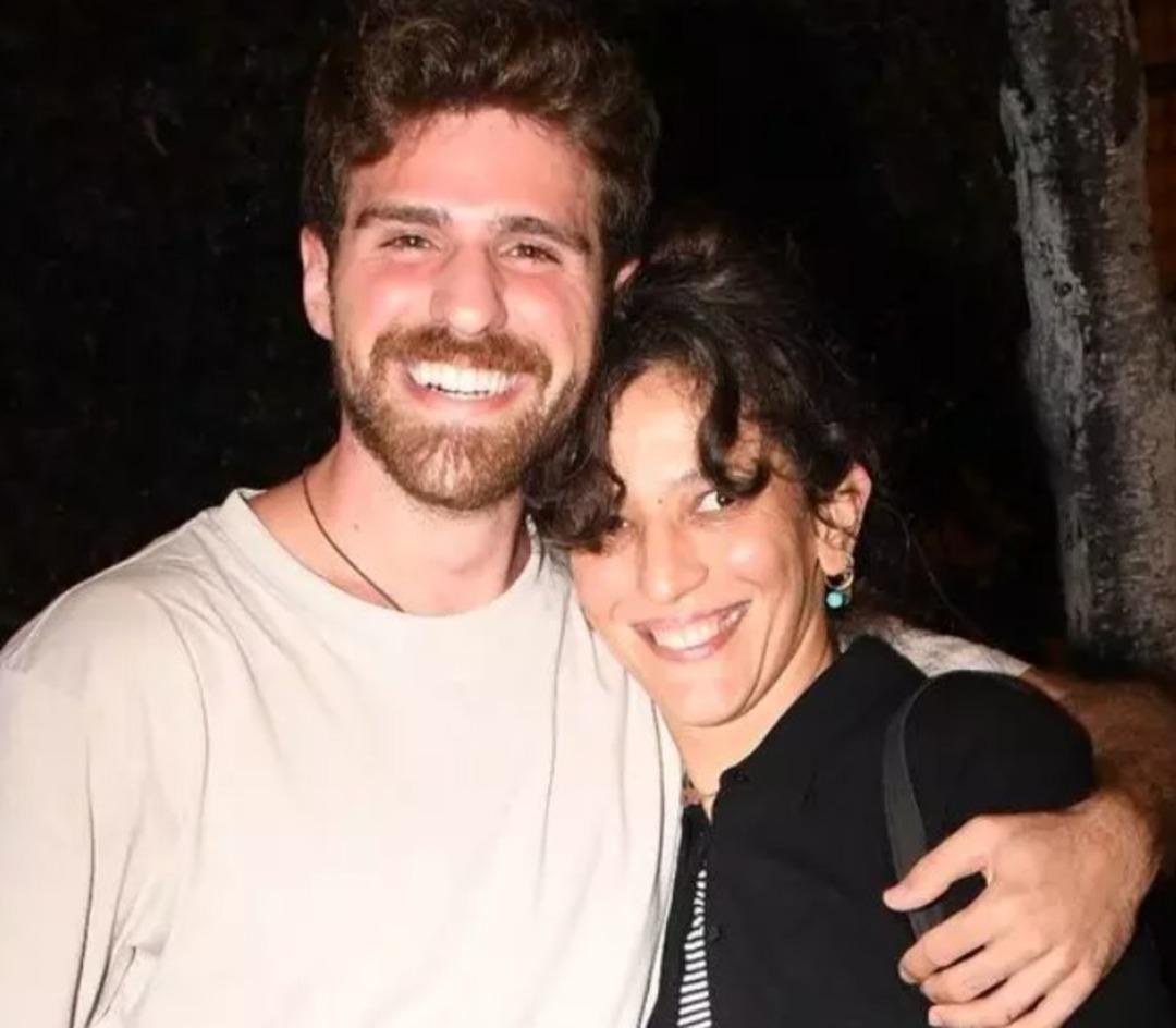 Nihal Yal&ccedil;ın 14 yaş k&uuml;&ccedil;&uuml;k aşkıyla g&ouml;r&uuml;nt&uuml;lendi! Sevgilisi de tanıdık &ccedil;ıktı 1