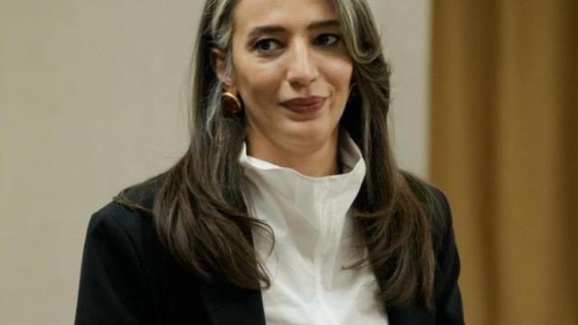 Nihal Yalçın 14 yaş küçük aşkıyla görüntülendi! Sevgilisi de tanıdık çıktı