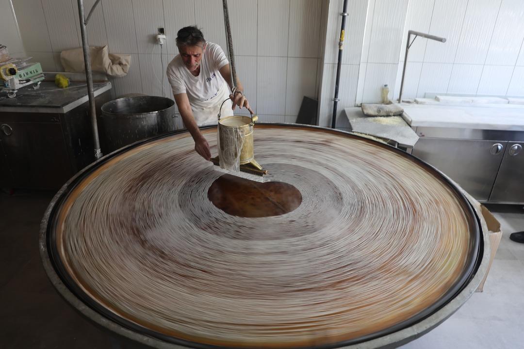 Sadece un ve sudan yapılıyor! Kilosu 180 lira, Ramazan&rsquo;da yoğun ilgi g&ouml;r&uuml;yor 1