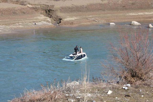 Ara&ccedil; baraj g&ouml;l&uuml;ne u&ccedil;tu: 1 yaralı 5